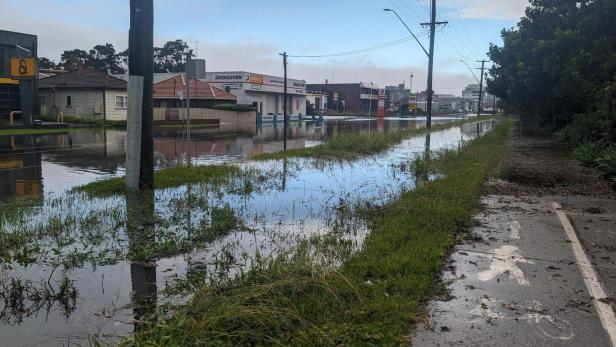 Starkregen in Sydney: Wohnviertel unter Wasser, Evakuierungen