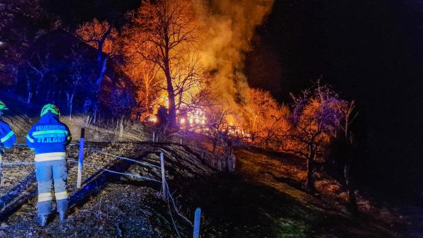 Waldbrand in der Obersteiermark: Großeinsatz statt "Brand aus"