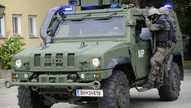 Panzerwagen der Militärpolizei verunglückte auf der A1 in NÖ