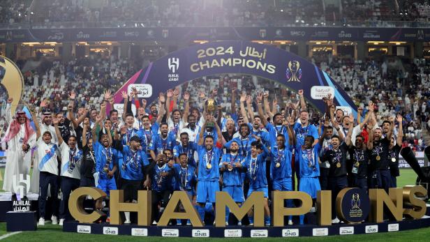 Al-Hilal besiegte im Finale des Saudi Super Cup Al-Ittihad mit 4:1.