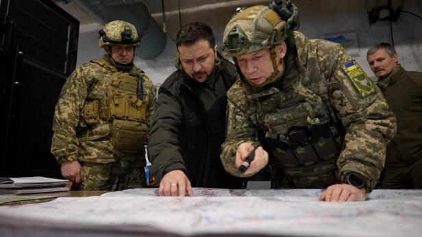 Ukraine's President Zelenskiy visits Ukrainian troops in Kupiansk