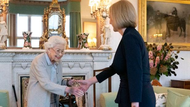 Queen Elizabeth II. und Liz Truss am 6. September 2022