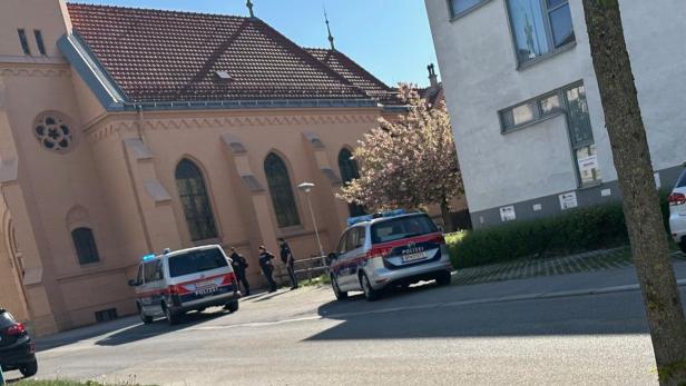 Aufregung in St. Pölten: Jugendliche bedrohten Erwachsene mit Waffe