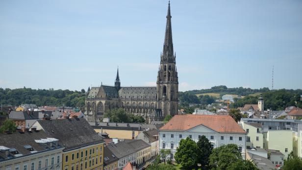 Der Linzer Mariendom ist zwei Meter niedriger als der Stephansdom