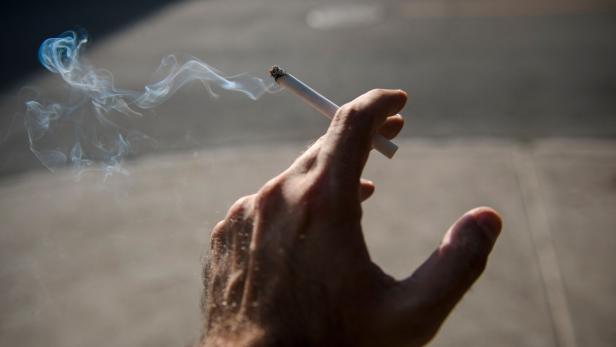Turin zwingt Raucher im Freien zu Abstand