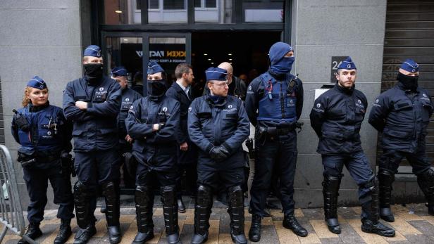 Nach Blockade durch die Polizei: Rechtspopulisten dürfen weiter tagen