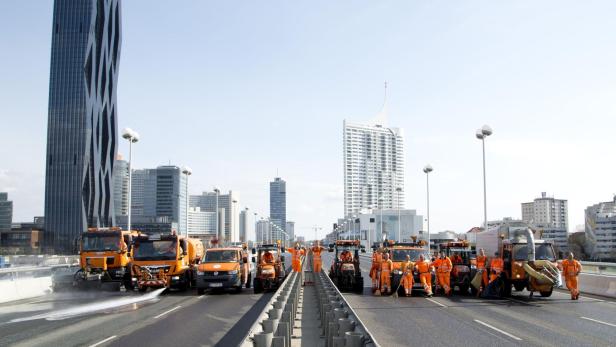 Die 48er reinigen die Stadt in Rekordzeit