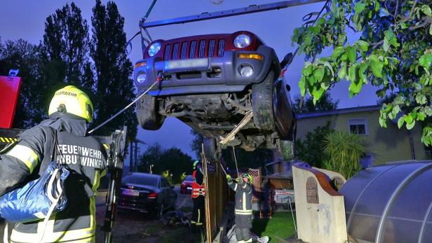 Baden: Autofahrer verlor Kontrolle und krachte in Gartenzaun