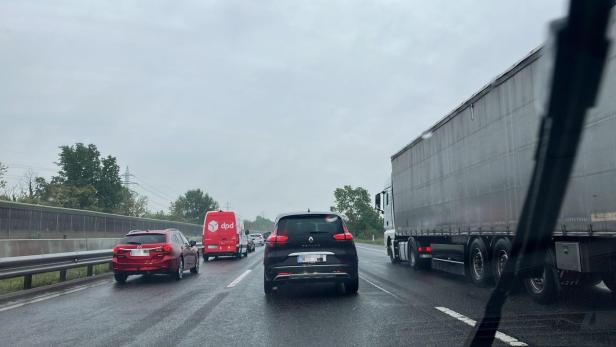 Zwei Unfälle sorgen für lange Wartezeiten im Wiener Frühverkehr