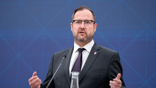 FPÖ kritisiert Regierung: "Das wird vielen Firmen die Existenz kosten"