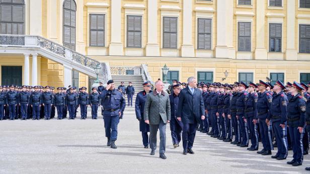 Innenminister bei Ausmusterung: 1.000 neue Polizisten für Wien geplant