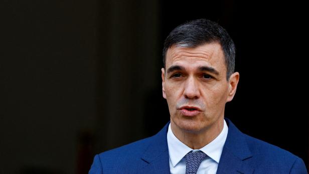 Trotz Vorwürfen gegen Ehefrau: Spaniens Premier Sanchez tritt nicht zurück