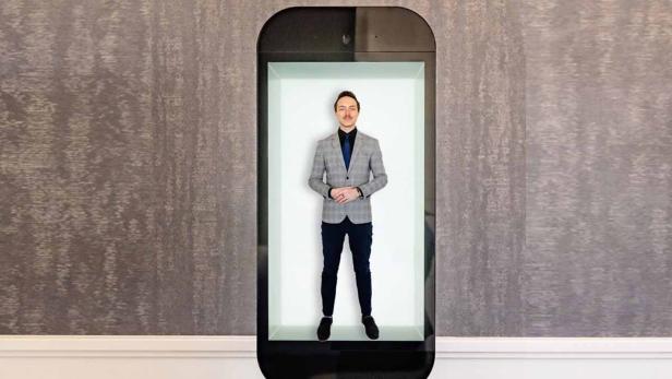 Ein Concierge als Hologramm.