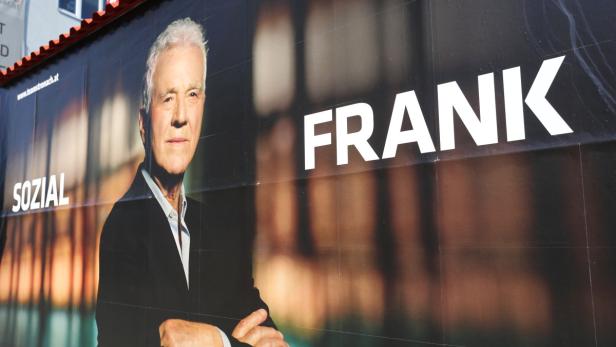 Ein Wahlplakat mit dem Porträt von Frank und dem Slogan „Sozial“.