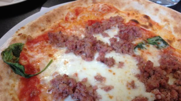 Neapolitanische Pizza zum 2. Mal gelandet