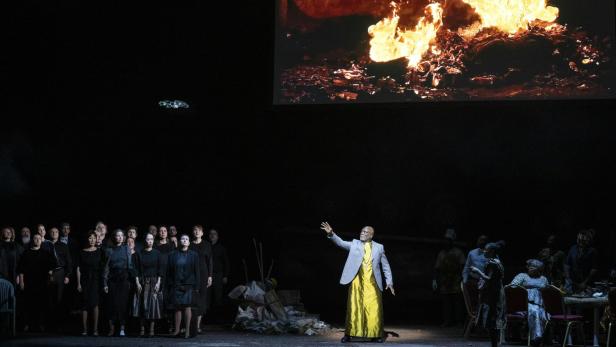 Festwochen-Intendant Rau inszenierte die Oper am Festspielhaus