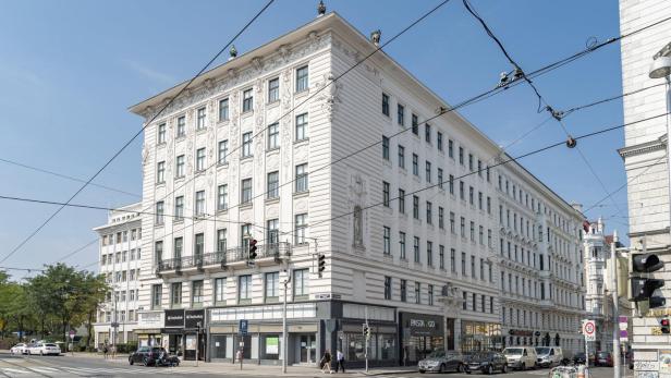 Polizei räumt besetztes Haus in Harmoniegasse in Wien-Alsergrund