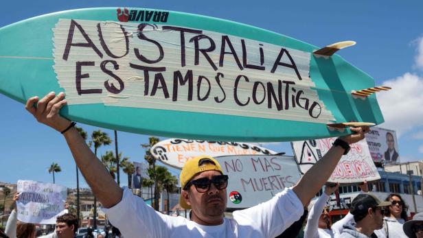 "Alle ein Loch im Kopf": Vermisste Surftouristen in Mexiko tot aufgefunden