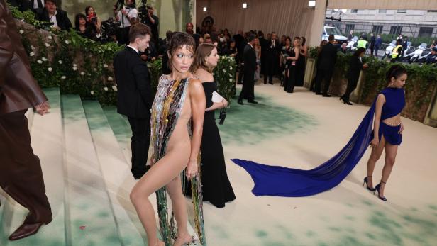 Rita Ora auf dem roten Teppich.