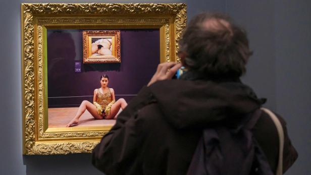 Aktivistinnen sprühten "MeToo" auf Vulva-Gemälde in Museum