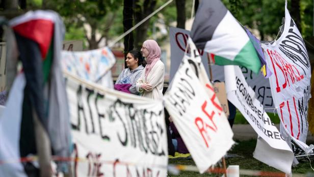 Gegendemo bei Pro-Palästina-Camp bei Uni Wien: Polizei muss schlichten
