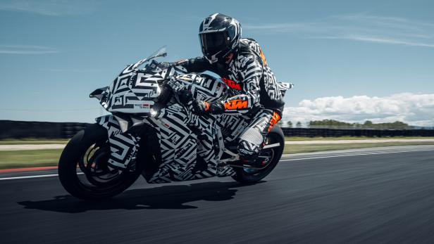 Von der MotoGP auf die Straße: KTM kündigt 990 RC R an