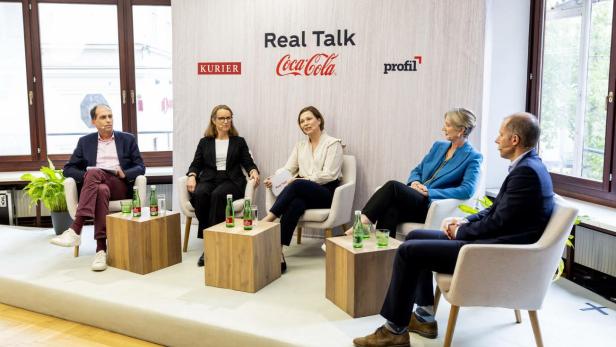 V. l. : Christian Horak, Cordula Cerha, Moderatorin Sandra Baierl, Gabriele Faber-Wiener und Herbert Bauer beim Coca-Cola Real Talk