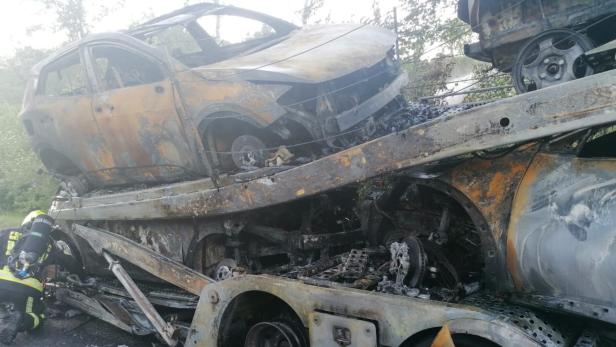 E-Autos abgebrannt: Defektes Radlager bei Transportfahrzeug war Ursache