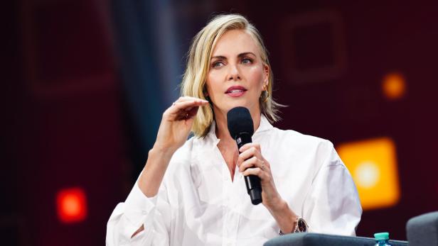 Charlize Theron wird als Kletterin in neuem Thriller gejagt