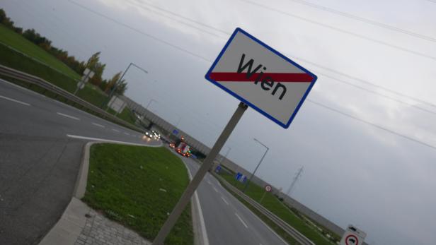 Am Stadtrand: Steht diese Tafel im Norden, Westen, Süden oder Osten von Wien?