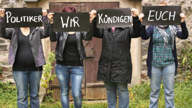 Mitwirkende der Bürgerinitiative in Waidhofen an der Thaya stellten ihren ersten Fotoprotest online.