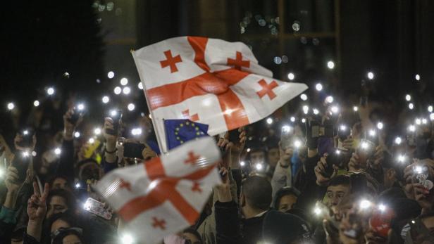 In Georgien sind zuletzt tausende Menschen gegen das geplante Gesetz zur &quot;ausländischen Einflussnahme&quot; auf die Straße gegangen