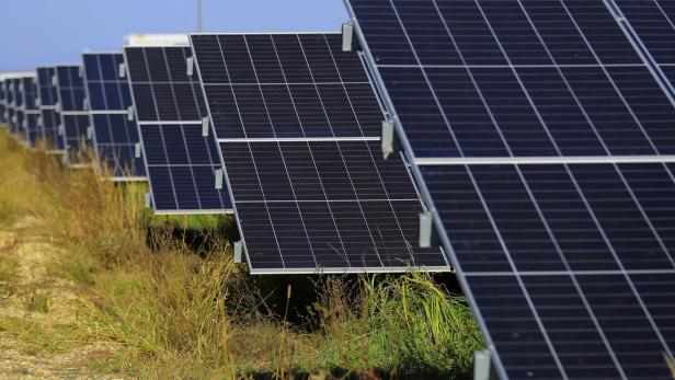 Pleiten und Drohungen: Der Solarzellen-Handelskrieg der EU mit China