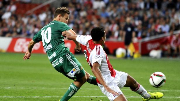 Louis Schaub bei einem Tor für Rapid 2015 in Amsterdam gegen Ajax