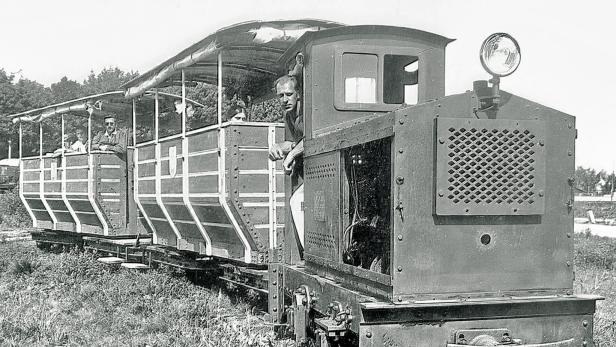 Eine Lok mit zwei Wagen, das war die Neusiedler Straßenbahn.