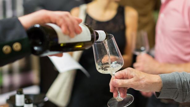 Wein & Co verringert nach Neuausrichtung Verlust deutlich