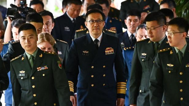 USA und China: Erstes Treffen der Verteidigungsminister seit 2022