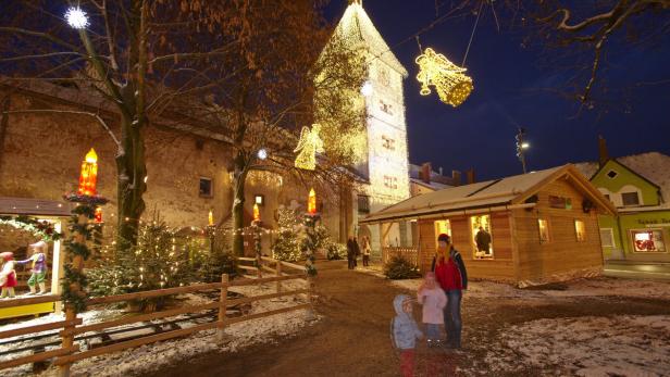 An Adventsonntagen sollen Handelsgeschäfte im Umkreis des Weihnachtsmarktes vier Stunden lang offen halten dürfen