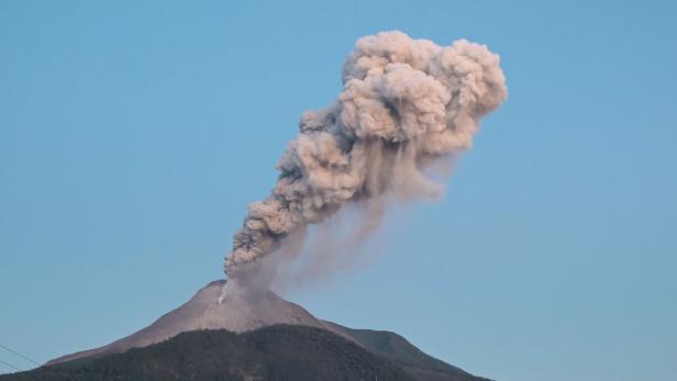 Vulkanausbruch in Indonesien: Sieben Kilometer hohe Aschewolke