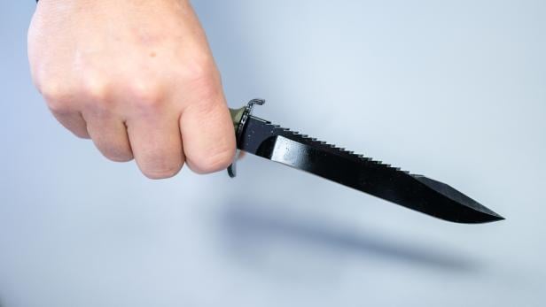 30-Jähriger erlitt zahlreiche Wunden (Symbolbild mit Messer)