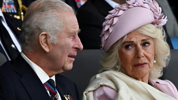 Königspaar von Emotionen überwältigt: Charles und Camilla in Tränen