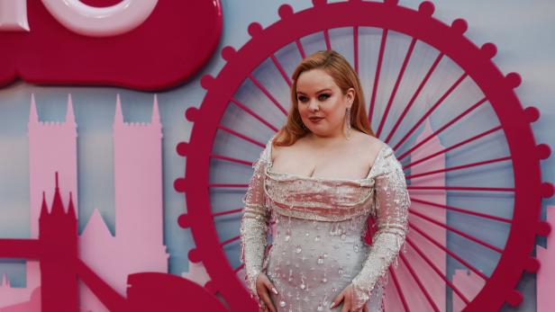 Nicola Coughlan: "Es gibt zu wenige so perfekte Brüste wie meine im TV"