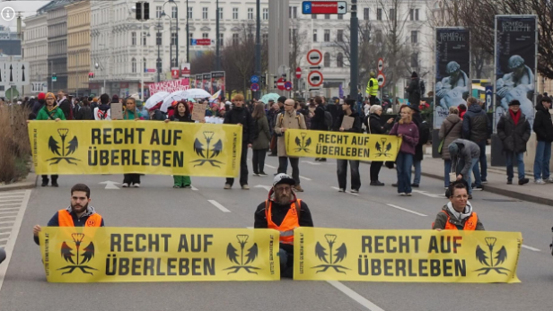 Verkehr in Wien lahmgelegt: Demo für Inhaftierte der Letzten Generation