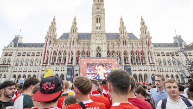 16-Jährige bei Public Viewing missbraucht: Zweiter Verdächtiger ausgeforscht