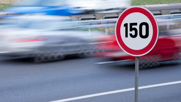 FPÖ gibt Gas: 150 km/h auf der Autobahn und Ende von CO2-Preis und NoVA