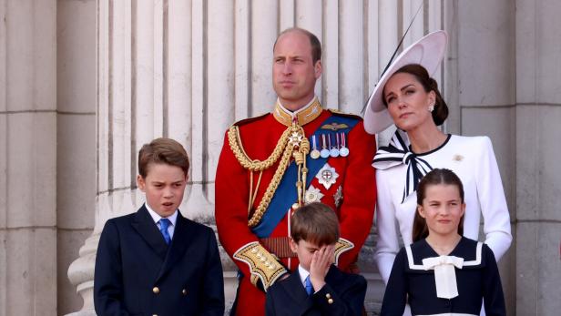 Prinzessin Kate mit William, George, Louis und Charlotte