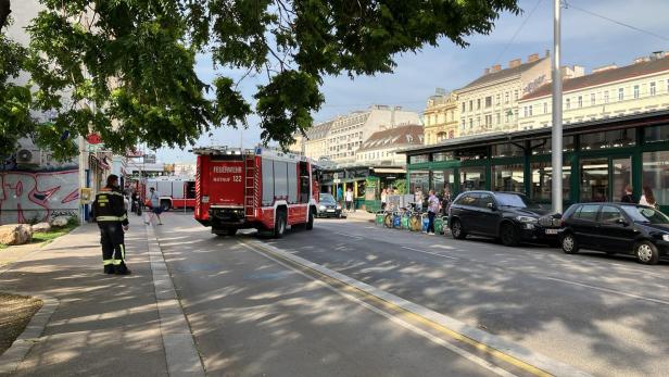 Feuerwehr-Großeinsatz in Wien: "Sind vor schwarzer Rauchwand gestanden"