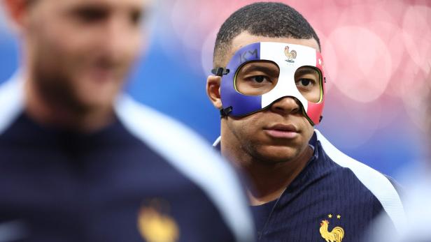 Nach dem Nasenbeinbruch: UEFA verbietet Mbappe die Tricolore-Maske
