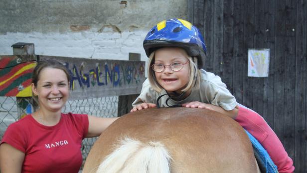 Babsi in ihrem Element auf Haflinger Lucy.