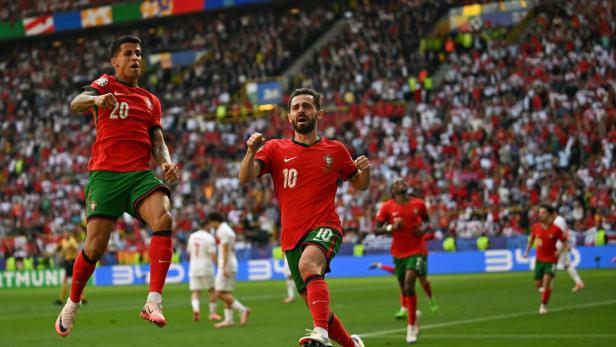 Nach kuriosem Eigentor: Portugal steht im Achtelfinale